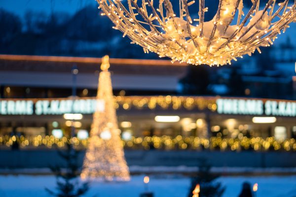 Kirchhheim Advent w regionie Bad Kleinkirchheim bezpośrednio naprzeciwko kąpieliska termalnego St. Kathrein.